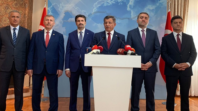 Davutoğlu nun Gelecek Partisi nin kurucuları arasında İzmir den kimler yer aldı?