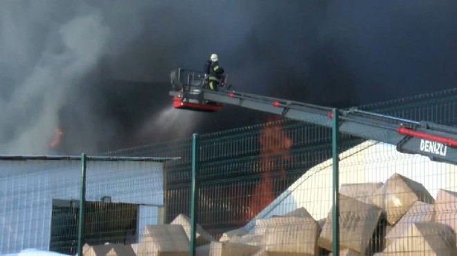 Denizli de tekstil fabrikası alev alev yanıyor