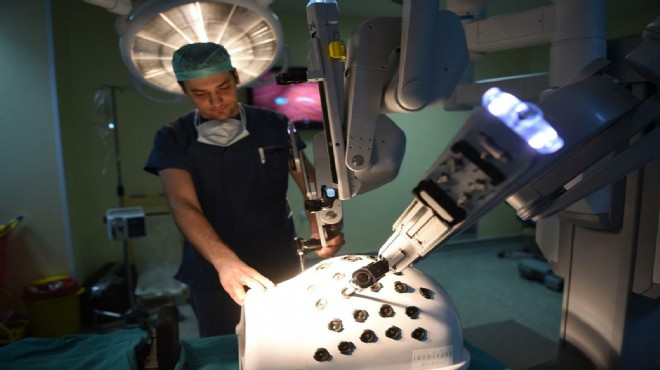 EÜ Tıp Fakültesi Hastanesi nden robotik cerrahide rekor!