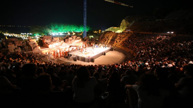 Efes Antik Tiyatro da  Carmen  büyüsü