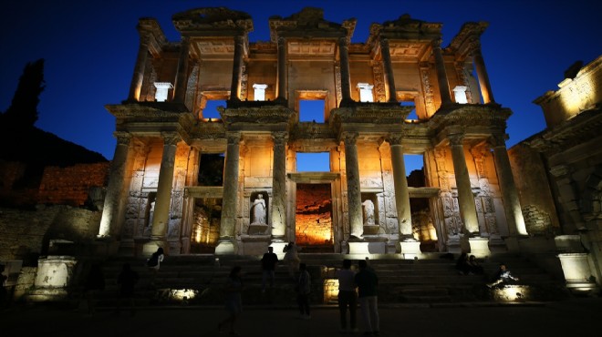 Efes te gece müzeciliği dönemi!