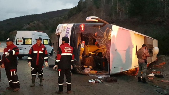 Feci kaza: Devrilen otobüsteki 22 kişi yaralandı!