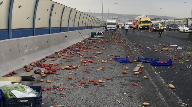 Feci kaza: Meyve ve sebzeler yola saçıldı!
