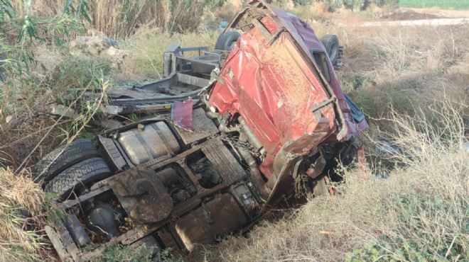 Feci kaza: Süt kamyonu devrildi