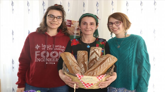 Fedakar anne: Evinde yaptığı ekmekleri satarak kızlarını okutuyor