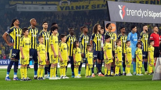 Fenerbahçe'de derbi öncesi kart endişesi!