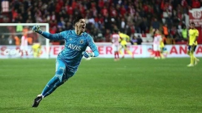 Fenerbahçe'den Altay Bayındır'a yeni sözleşme
