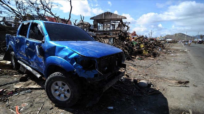 Filipinler i Rai Tayfunu nu vurdu: Ölü sayısı 375!