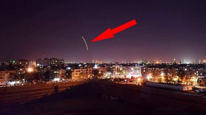 Flaş gelişme: İsrail Suriye yi vurdu!