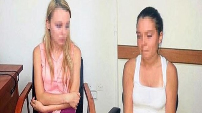 Flaş karar: Annelerini bıçaklayarak öldüren iki kız kardeş serbest!