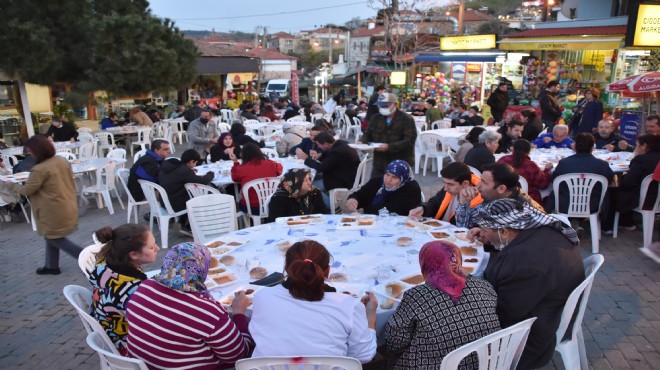 Foça da belediyeden iftar sofraları