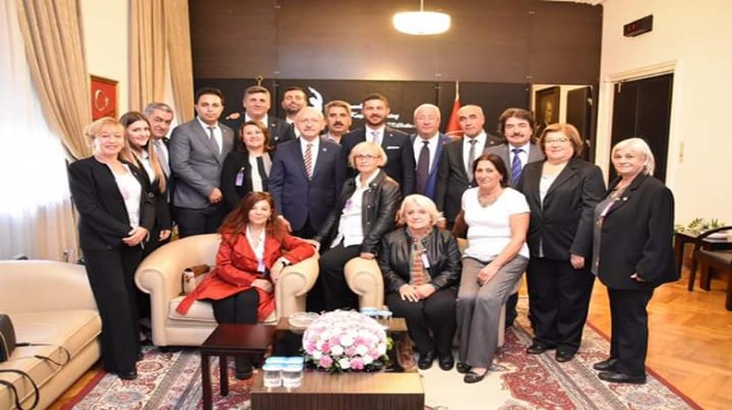 Foça nın başkanlarından Kılıçdaroğlu na ziyaret, rapor ve anlamlı hediye!