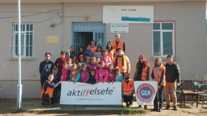 Gönüllülerden köy okuluna yardım