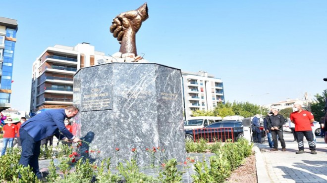 Gümrükçü den anıt açılışında  İzmir depremi  mesajı: Unutmayacağım, unutturmayacağım!