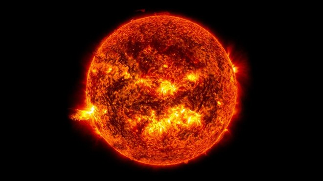 Güneş te kara delik: Dünya ya radyasyon yayıyor!