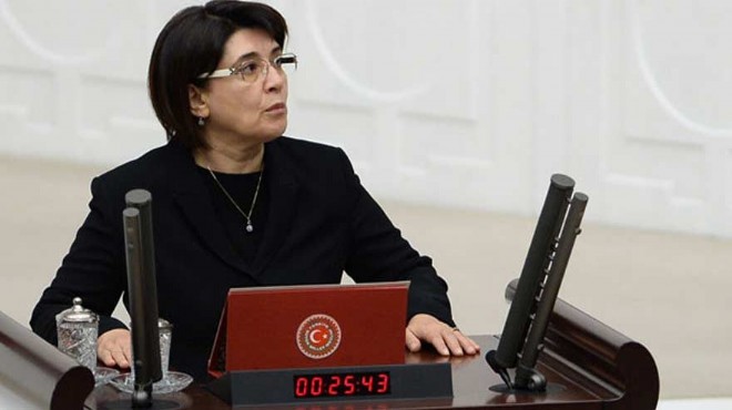 HDP li Leyla Zana nın milletvekilliği düşürüldü!