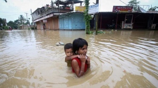 Hindistan da sel: Can kaybı 32 ye yükseldi