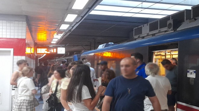 İZBAN arıza yaptı, seferler gecikti: Vatandaş ile güvenlik görevlileri arasında gerginlik!