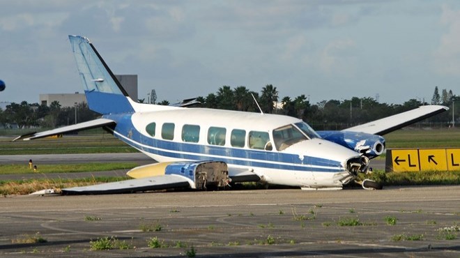 İki küçük uçak havada çarpıştı: 4 ölü