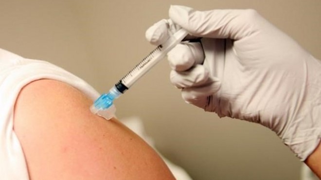 İngiliz devi aşı denemelerine yeniden başladı
