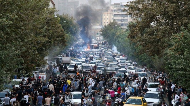 İran da sokaklar karıştı: Son durum ne?