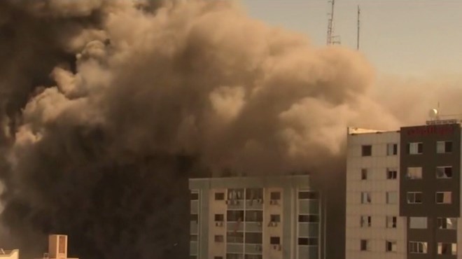 İsrail Gazze de medya binasını vurdu