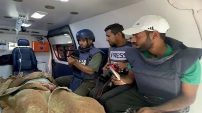 İsrail gazetecilere saldırdı: TRT kameramanı yaralandı
