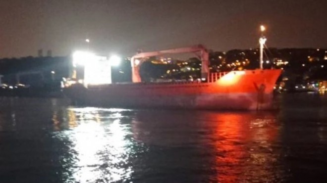 İstanbul Boğazı nda gemi trafiği askıya alındı