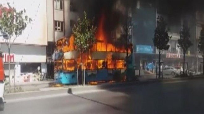 İstanbul da özel halk otobüsünde yangın
