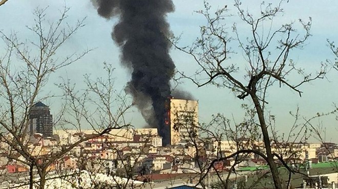 İstanbul un büyük hastanesinde yangın paniği!