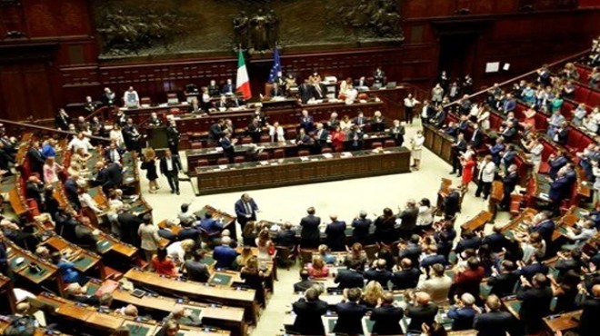 İtalya da Cumhurbaşkanı parlamentoyu lağvetti