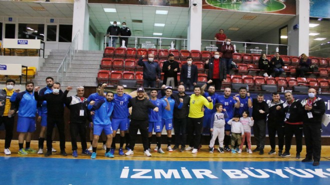 İzmir BŞB hentbolda çifte final peşinde
