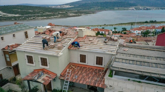 İzmir Çeşme de hortumun geride bıraktığı hasar için çalışmalar sürüyor