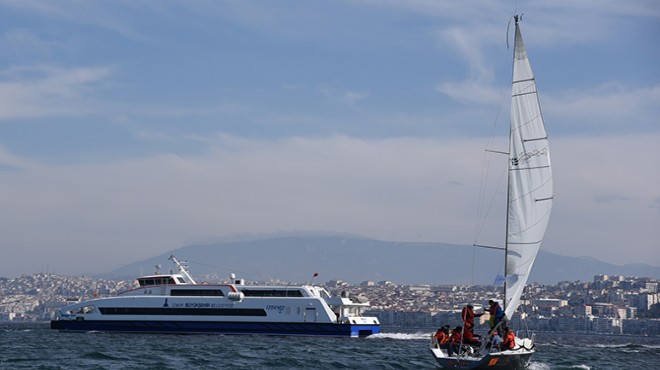 İzmir Körfezi nde yelkenler fora!