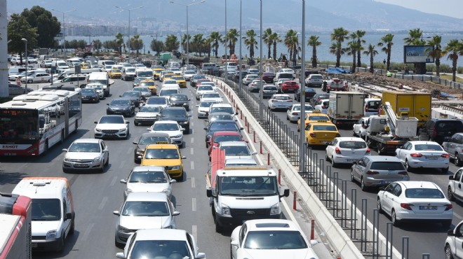 İzmir de 1,3 milyon araç trafikte!