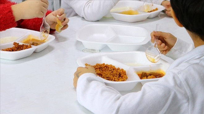 İzmir de 1166 okulda ücretsiz yemek uygulaması başlıyor