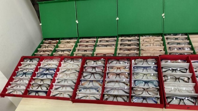 İzmir de 600 bin TL değerinde kaçak gözlük ve gözlük çerçevesi ele geçirildi