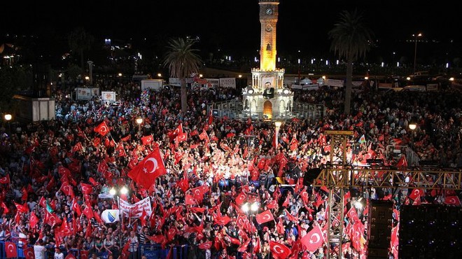 İzmir de Demokrasi ve Milli Birlik Günü: Ulaşım o saatler arası ücretsiz