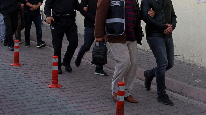 İzmir de FETÖ operasyonu: 11 gözaltı