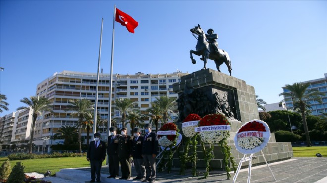 İzmir de KKTC nin kuruluşunun 37. yıl dönümü kutlandı
