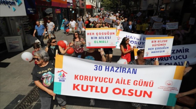 İzmir de Koruyucu Aile Günü yürüyüşü