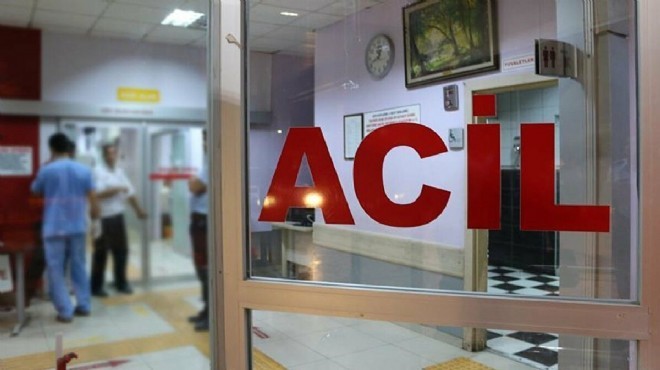 İzmir'de TIR'a çarpan otomobilin sürücüsü öldü