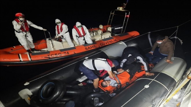 İzmir de Türk kara sularına itilen 78 sığınmacı kurtarıldı