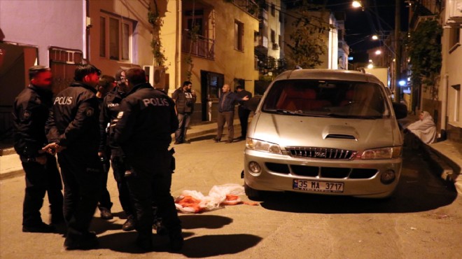 İzmir de aksiyon filmi gibi kovalamaca: Polis arabaları da çarpıştı!