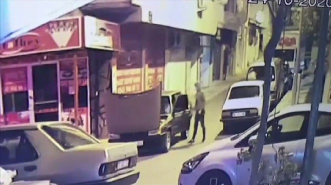 İzmir de aynı gece 3 araç çalan 2 zanlı tutuklandı