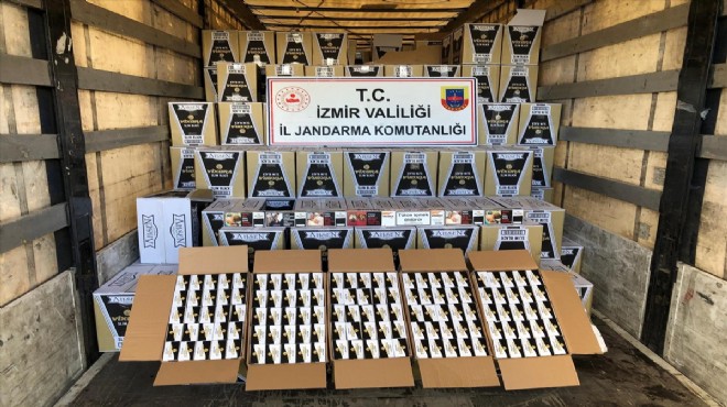 İzmir de binlerce paket kaçak sigara ele geçirildi!