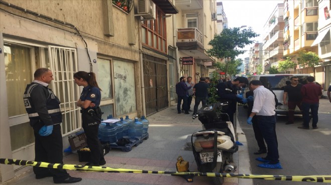 İzmir de dehşet: İki genç kaldıkları evde ölü bulundu