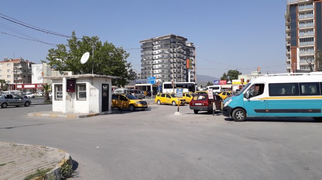 İzmir de dehşet: Minibüsün altında kalan çocuk öldü!
