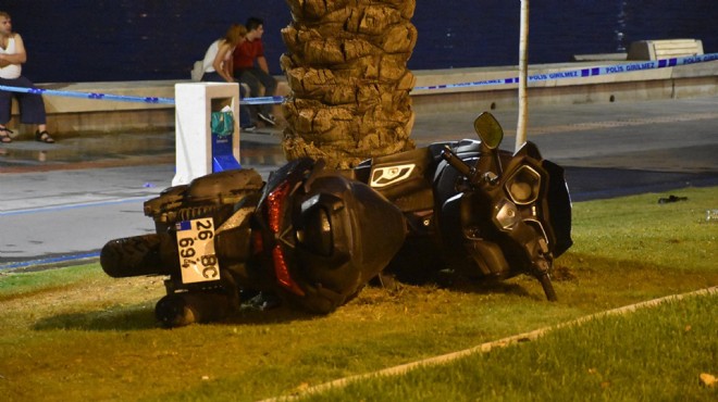 İzmir de dehşet! Motosiklet kaldırıma uçtu: 2 ölü