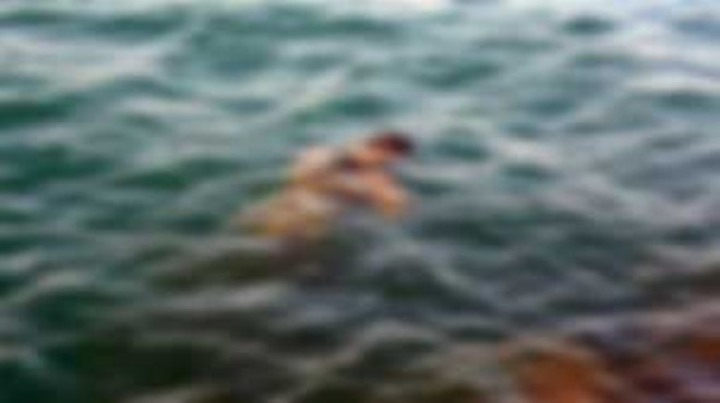 İzmir de denizde erkek cesedi bulundu